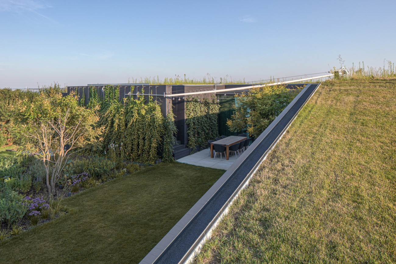 35 35 slope house 77 studio architecture poland night