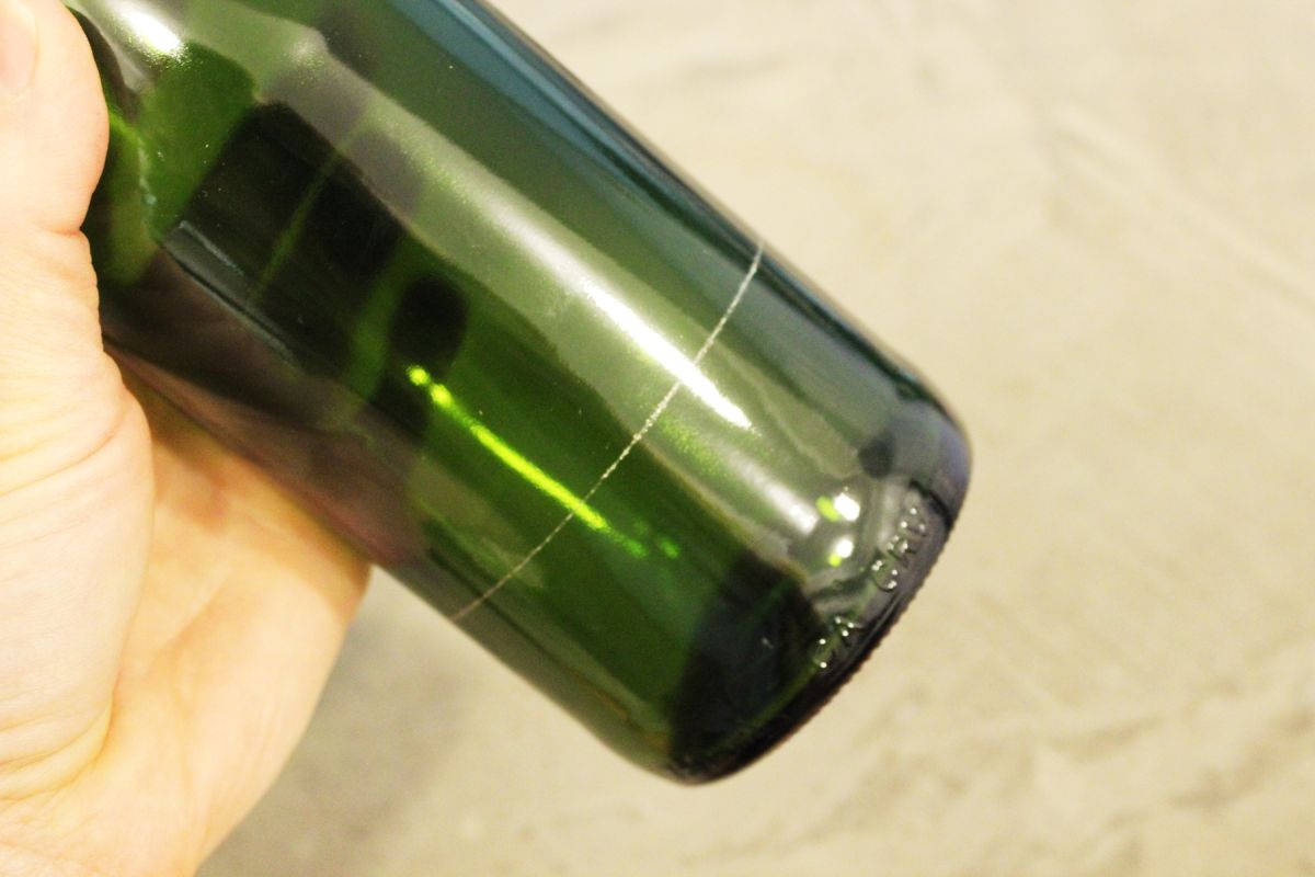DIY Christmas Gift Idea - Glass Bottle Candle