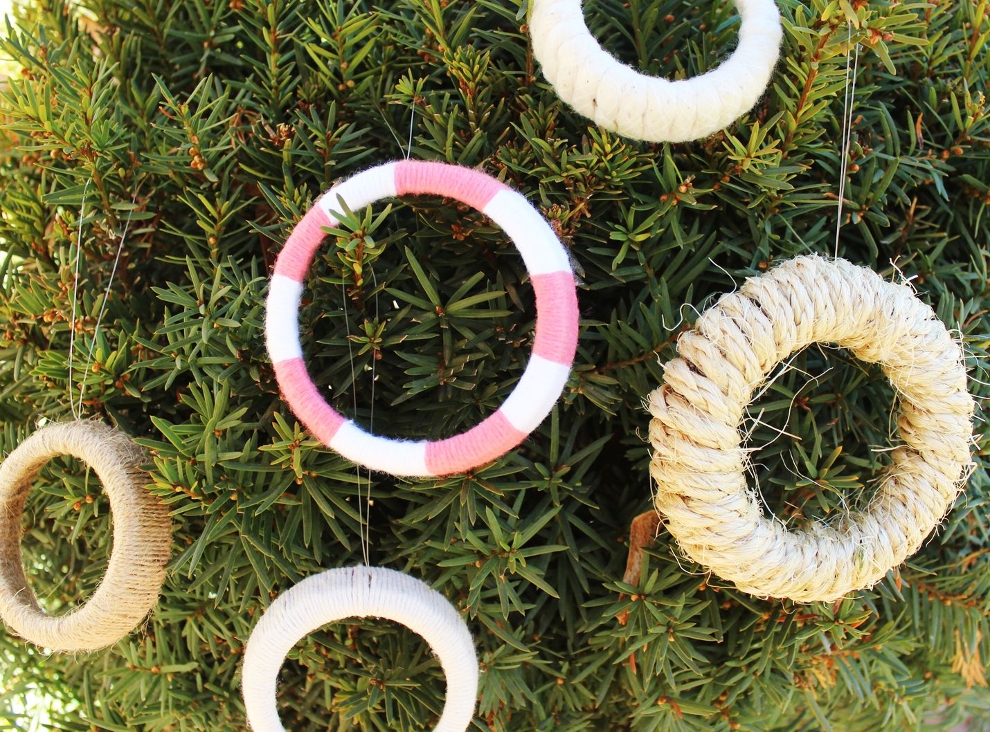 DIY Mason Jar Lid Wreaths - DIY project fun