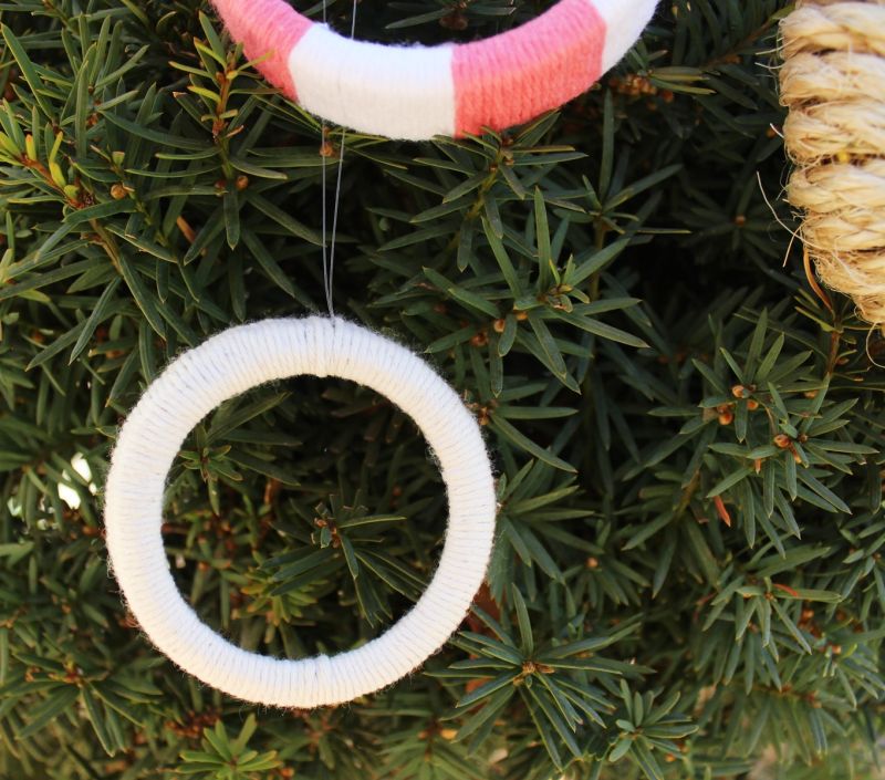 DIY Mason Jar Lid Wreaths - Hanging