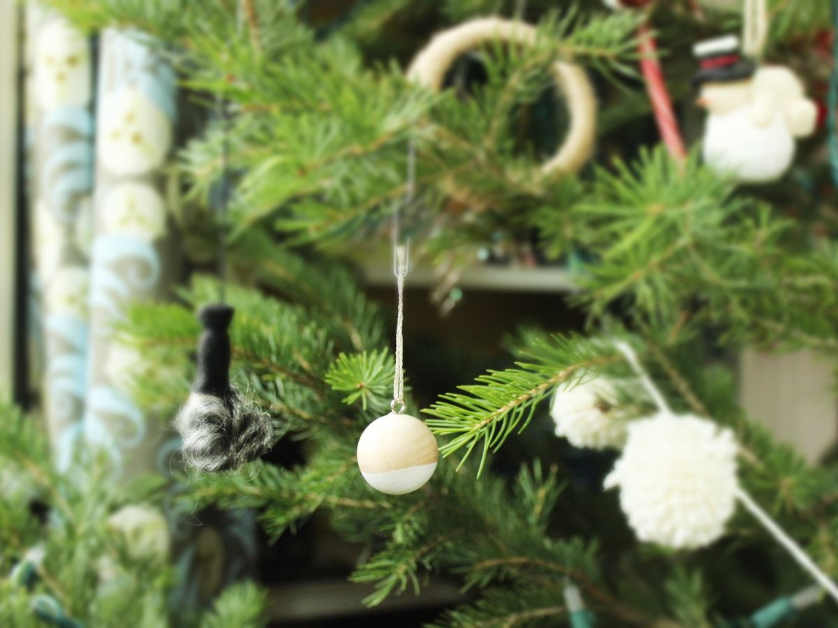 DIY Scandinavian Wooden Ornaments - Hang in Tree