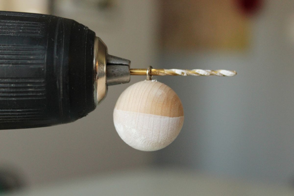 DIY Scandinavian Wooden Ornaments - hang them fro drying