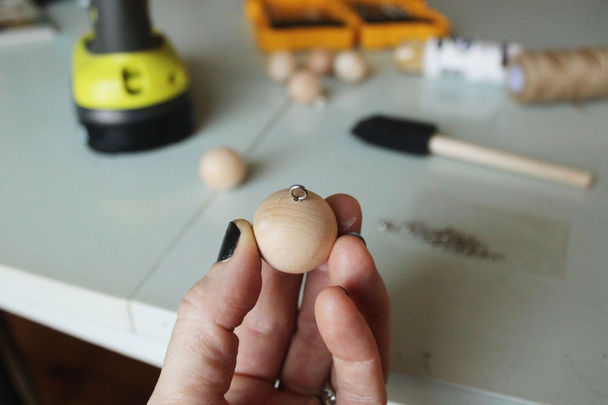 DIY Scandinavian Wooden Ornaments - repeating process