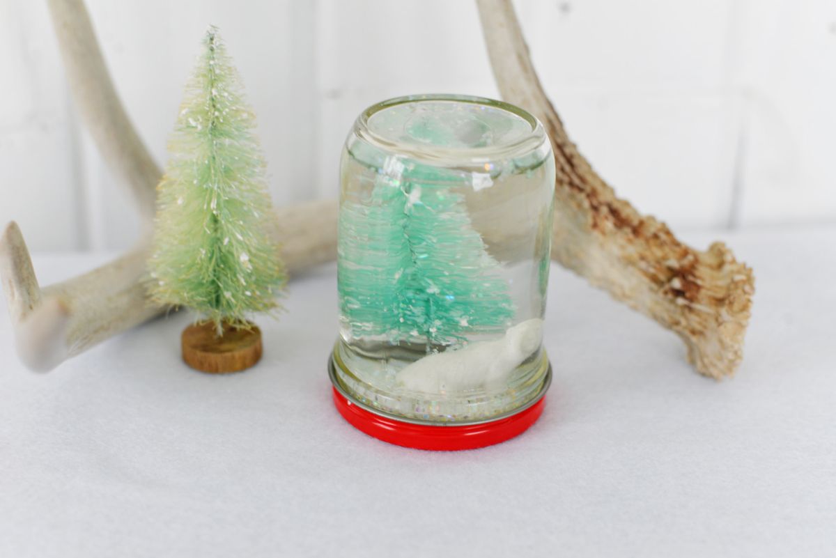 DIY snow globe finished mason jar1