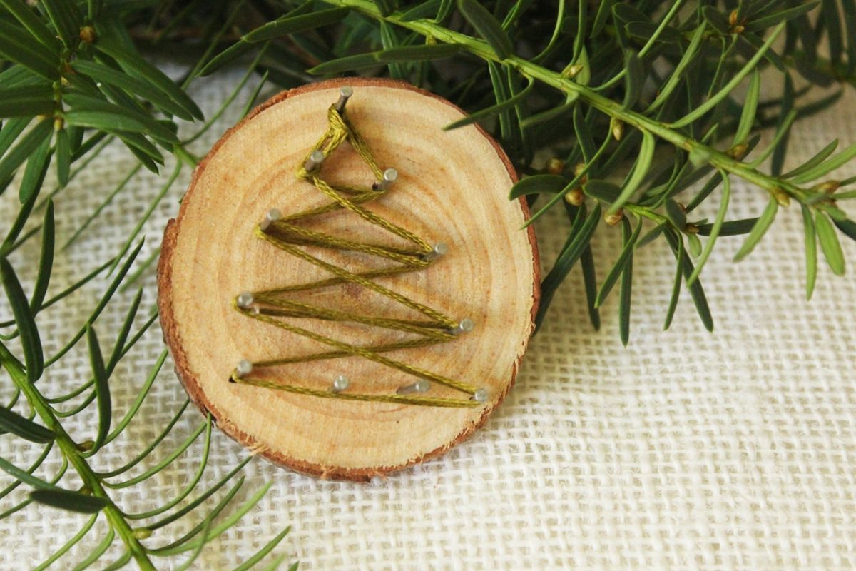 DIY string art ornaments on your Christmas tree
