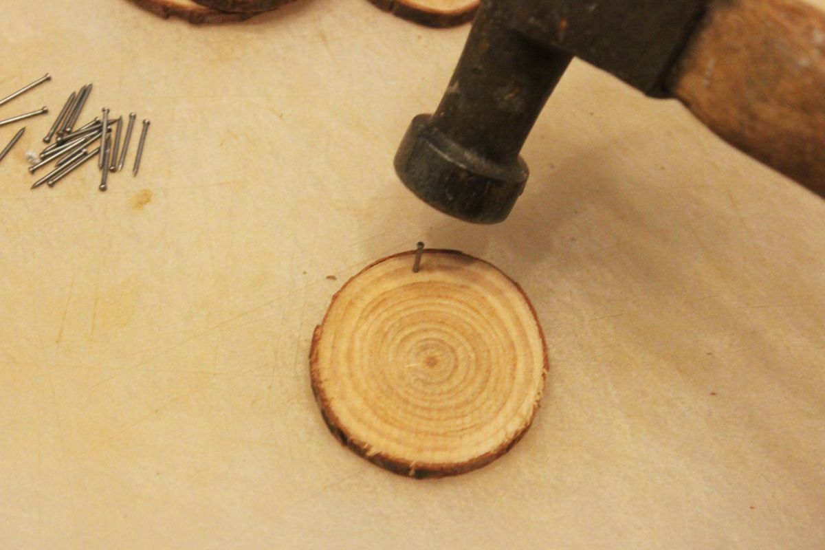 DIY string art ornaments on your Christmas tree