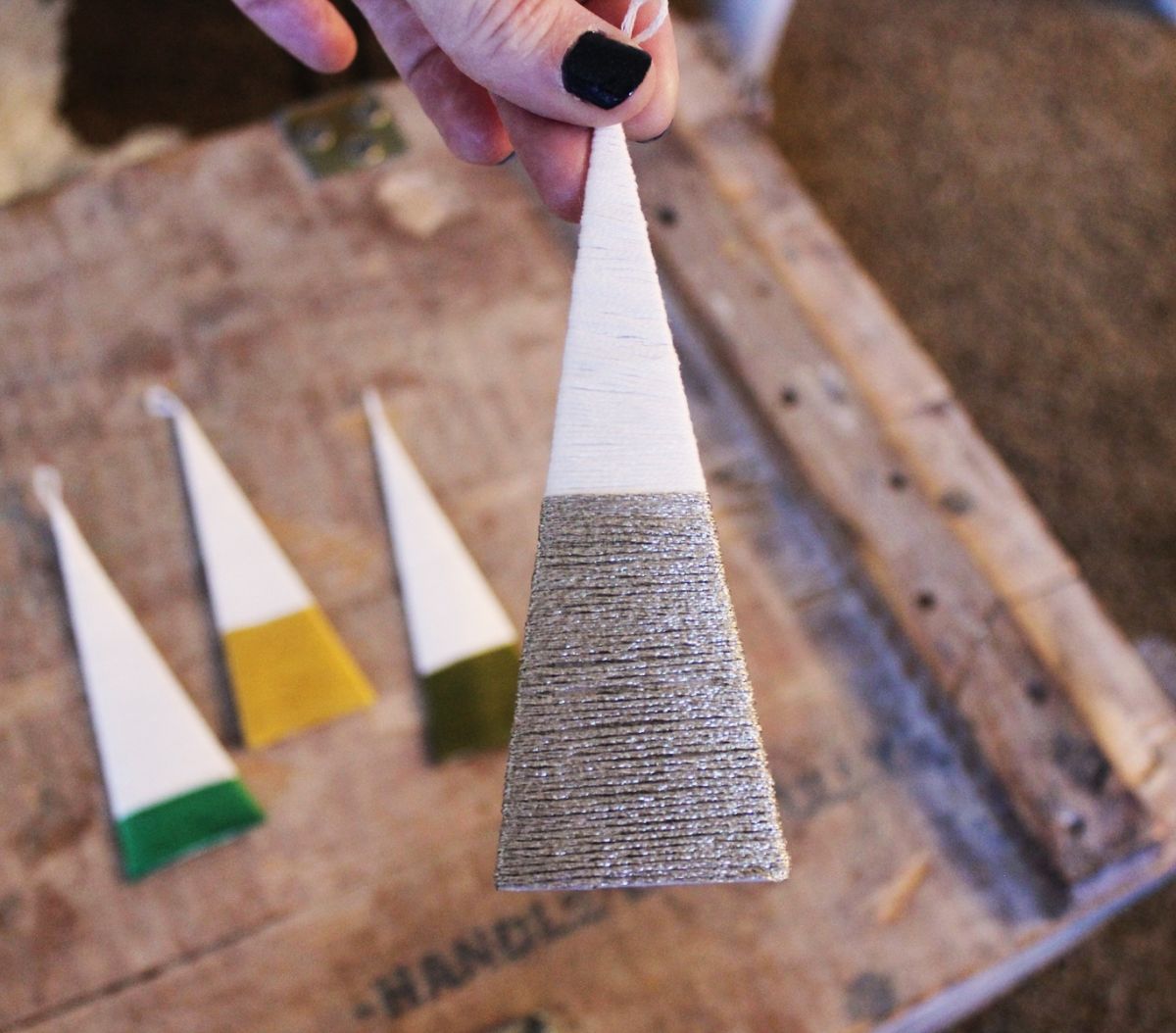 DIY String Tree Ornaments - Decorating with mini trees