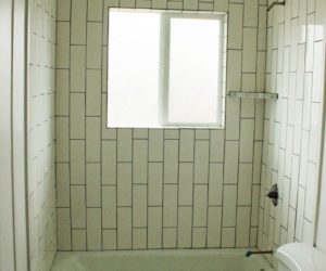 How to Tile a Shower/Tub Surround, Part 1: Laying the Tile