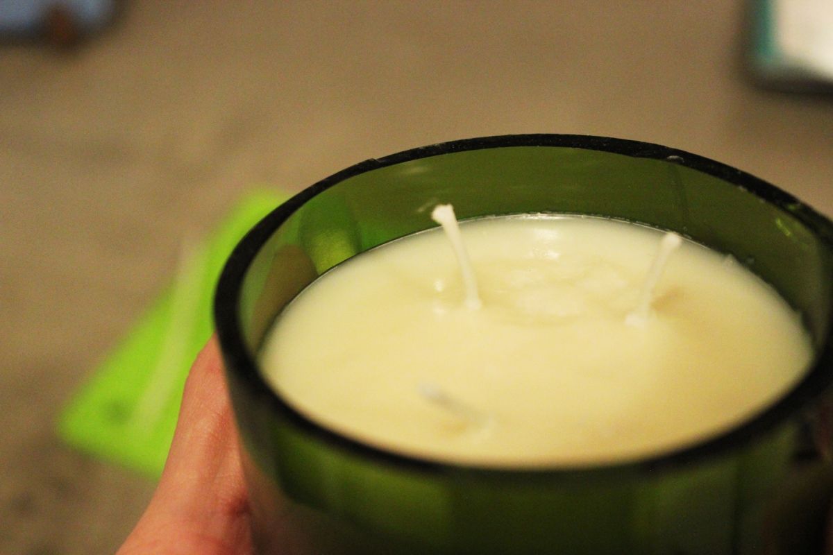 DIY Christmas Gift Idea - Glass Bottle Candle