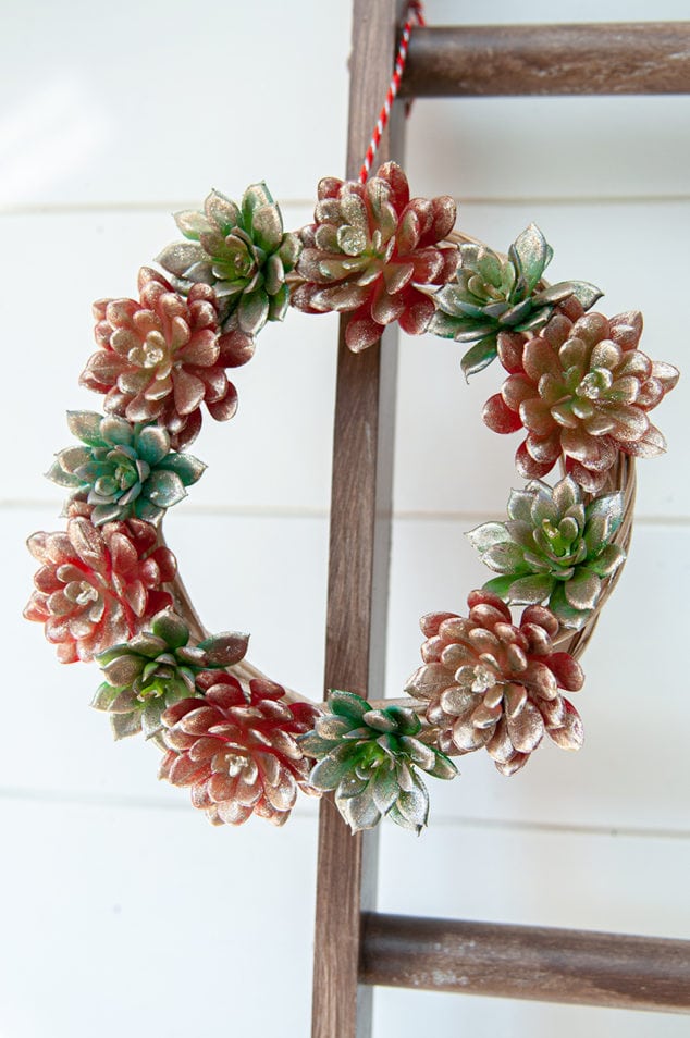 How To Make a Traditional Christmas Wreath