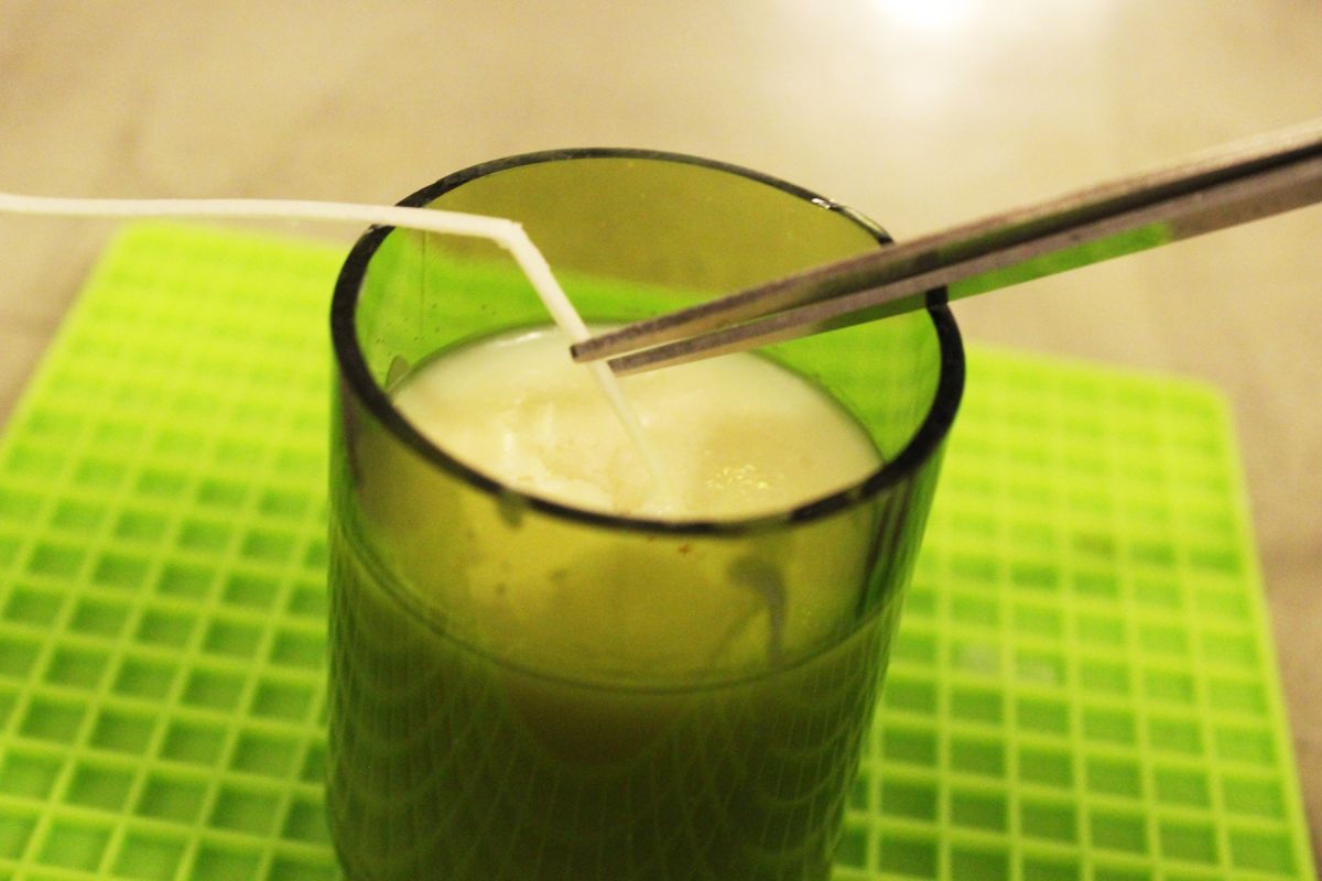 DIY Christmas Gift Idea - Glass Bottle Candle