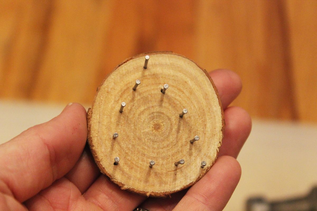 DIY string art ornaments on your Christmas tree