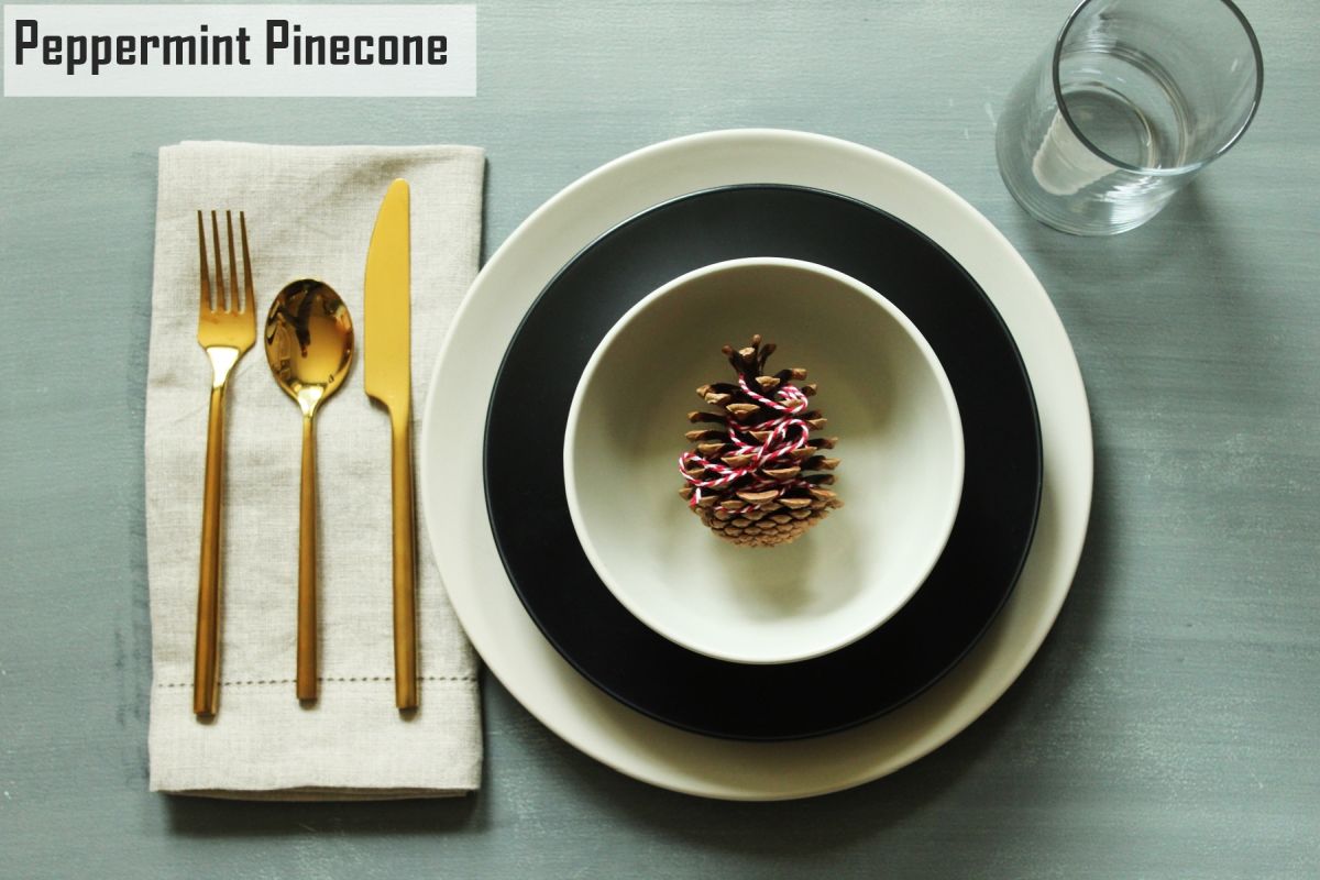 Modern Christmas Table Setting