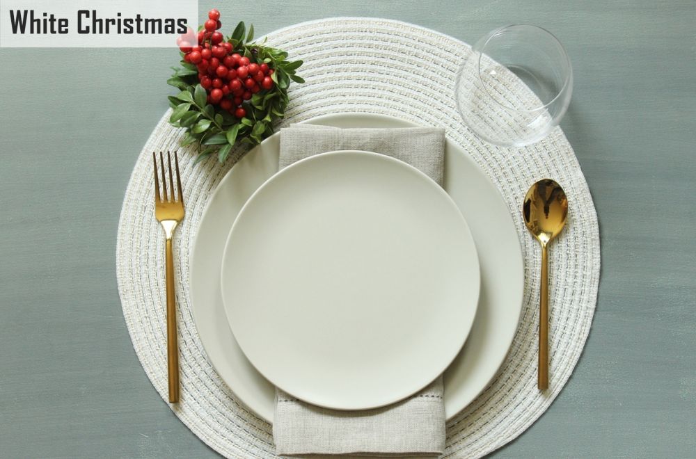 Modern Christmas Table Setting