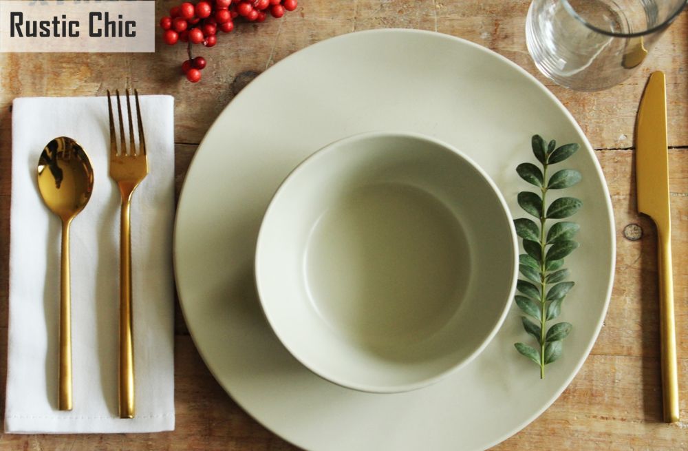 Modern Christmas Table Setting
