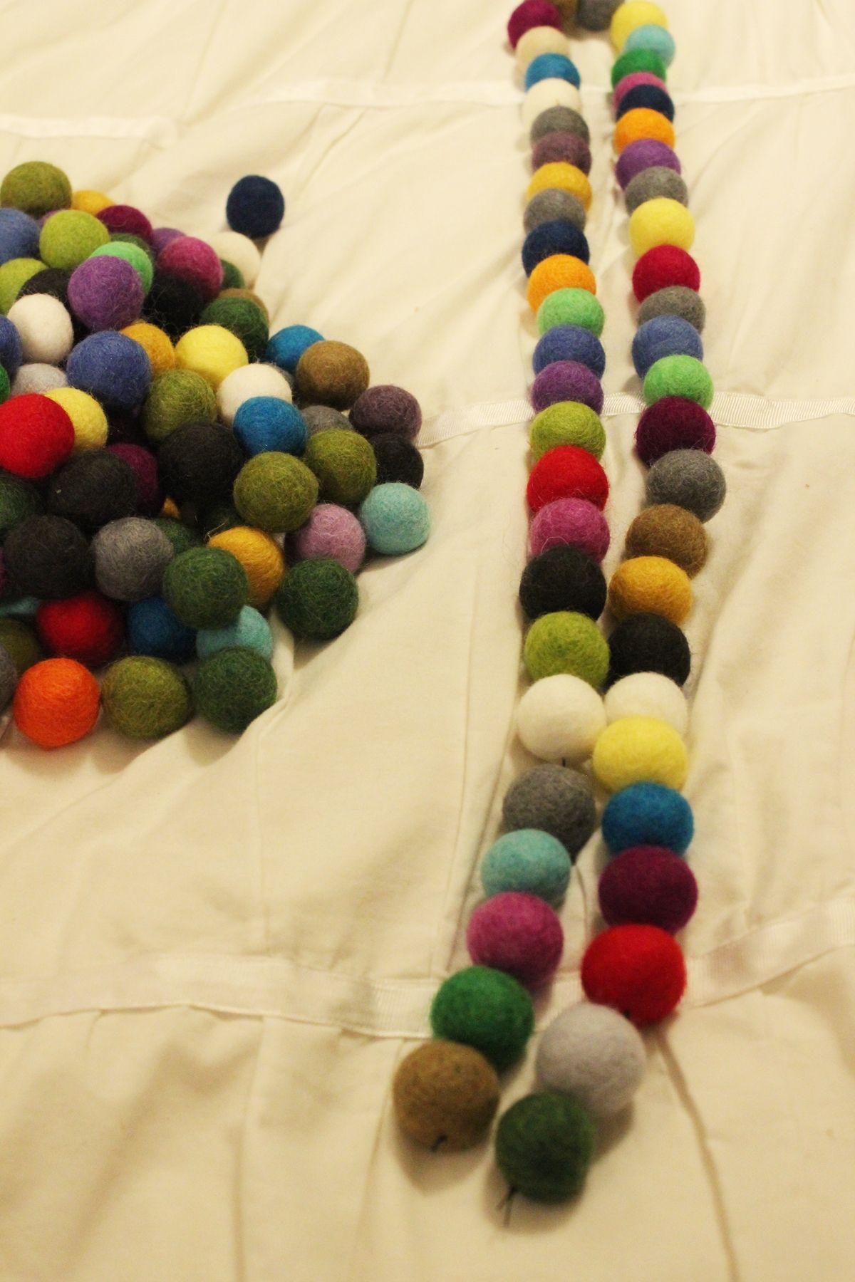 DIY Felt Ball Wreath