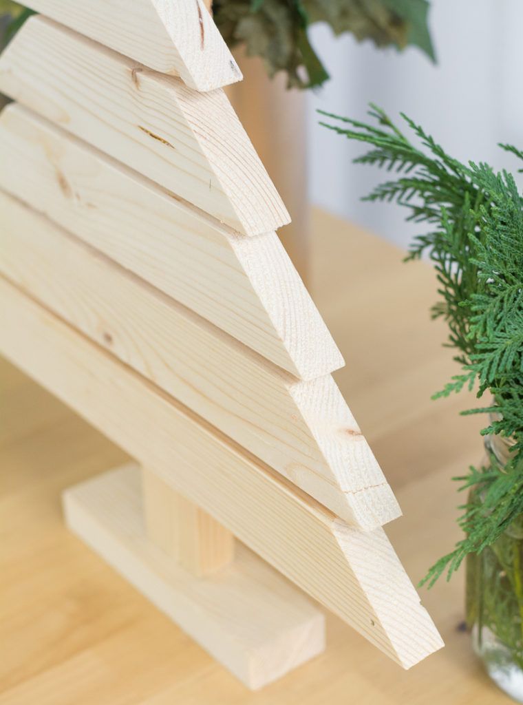 Rustic and Modern Wood Christmas Tree DIY