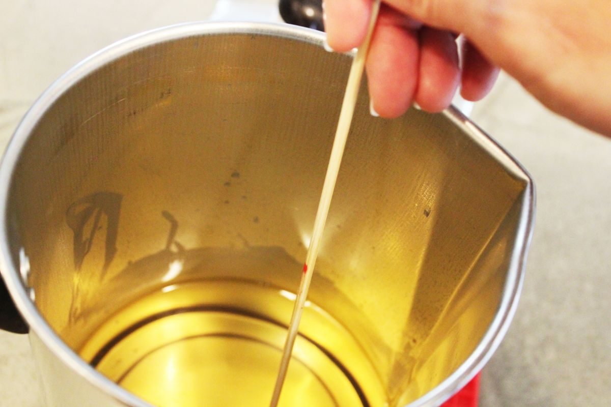 DIY Christmas Gift Idea - Glass Bottle Candle