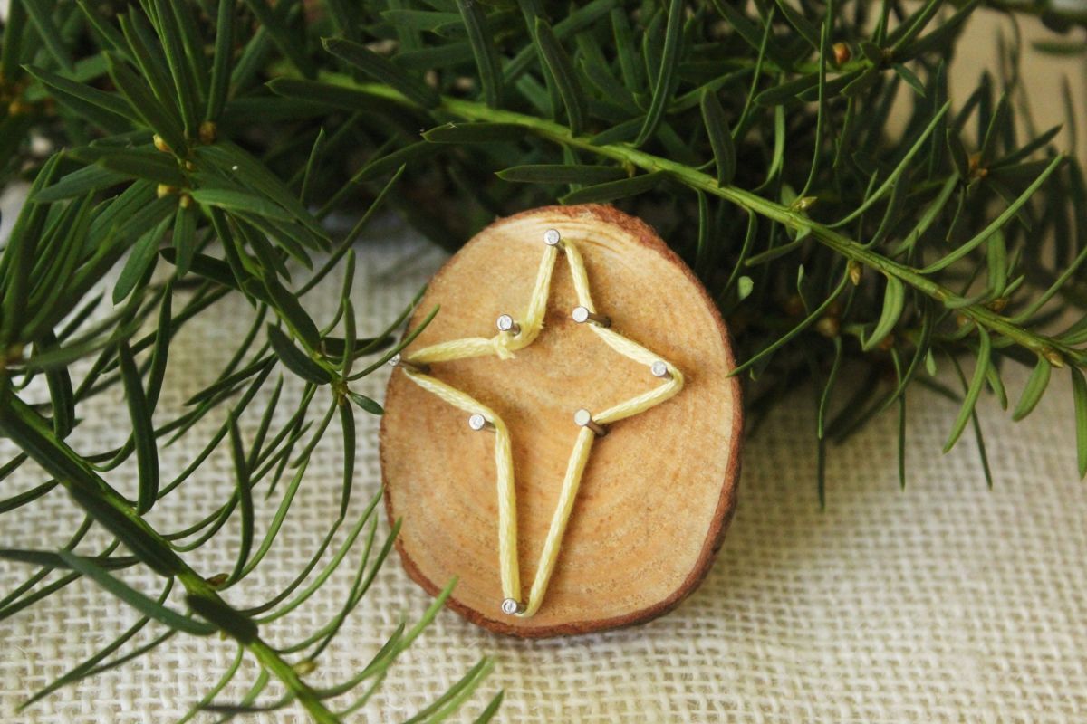 DIY string art ornaments on your Christmas tree