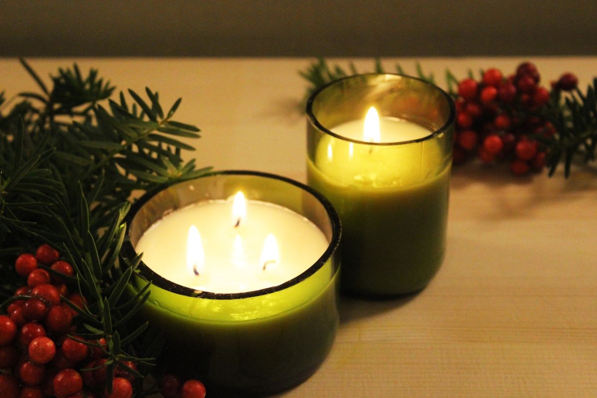 DIY Christmas Gift Idea - Glass Bottle Candle