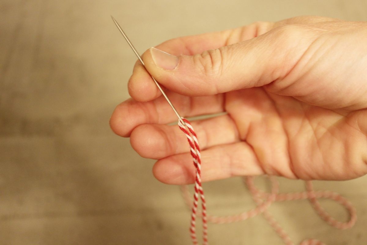 How to decorate a Christmas tree with natural ornaments dried orange