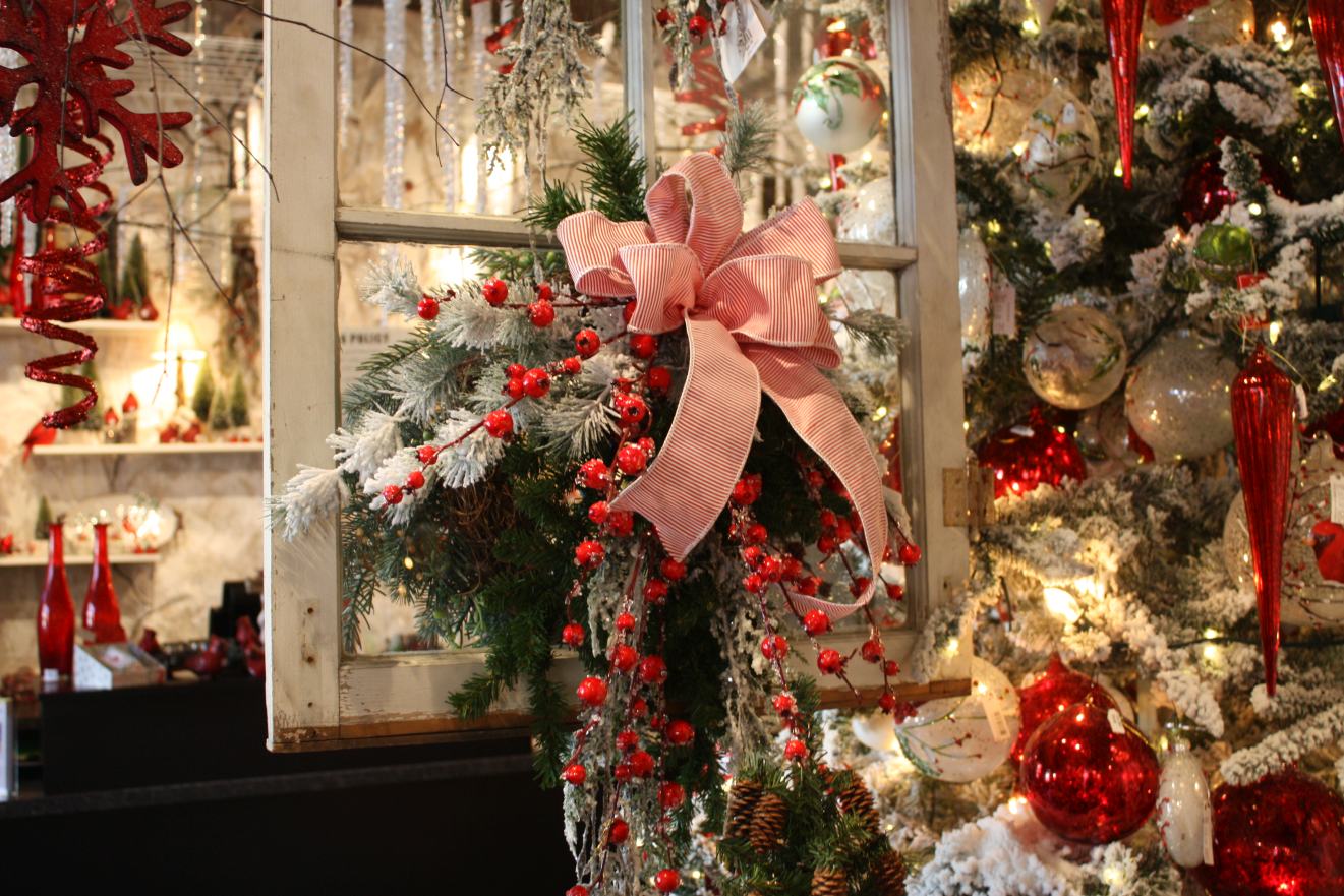 https://www.houzz.com/photos/my-houzz-an-austin-stylists-technicolor-christmas-home-eclectic-living-room-austin-phvw-vp~108722519