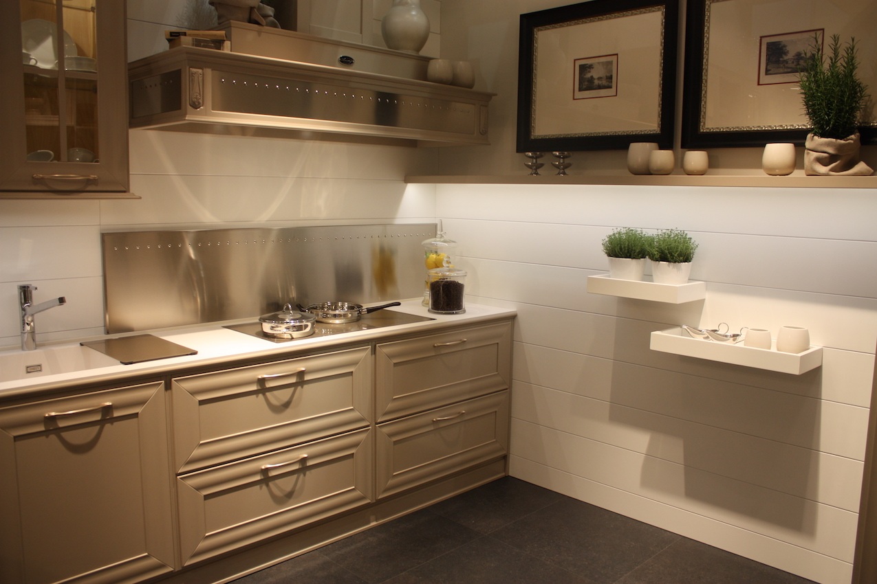 Clean the range hood