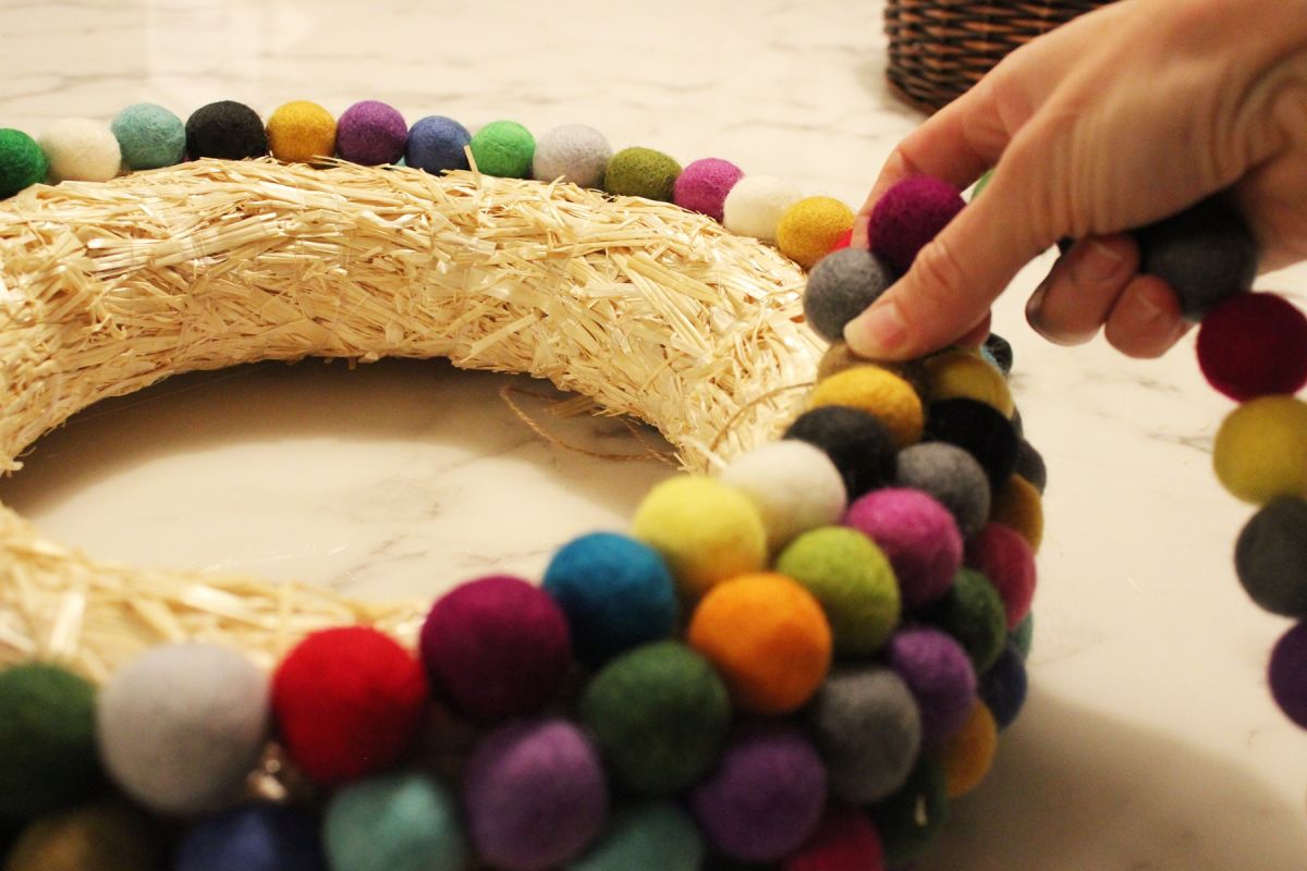 DIY Felt Ball Wreath