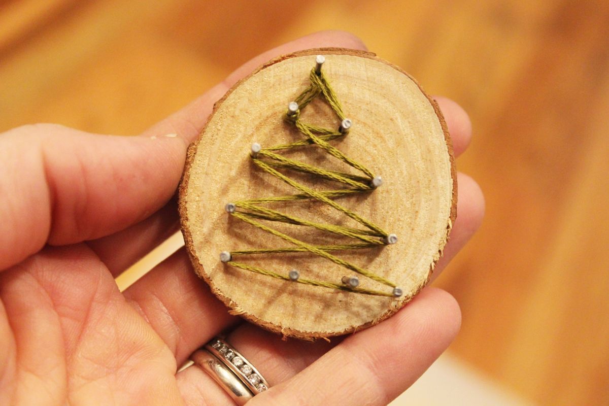 DIY string art ornaments on your Christmas tree