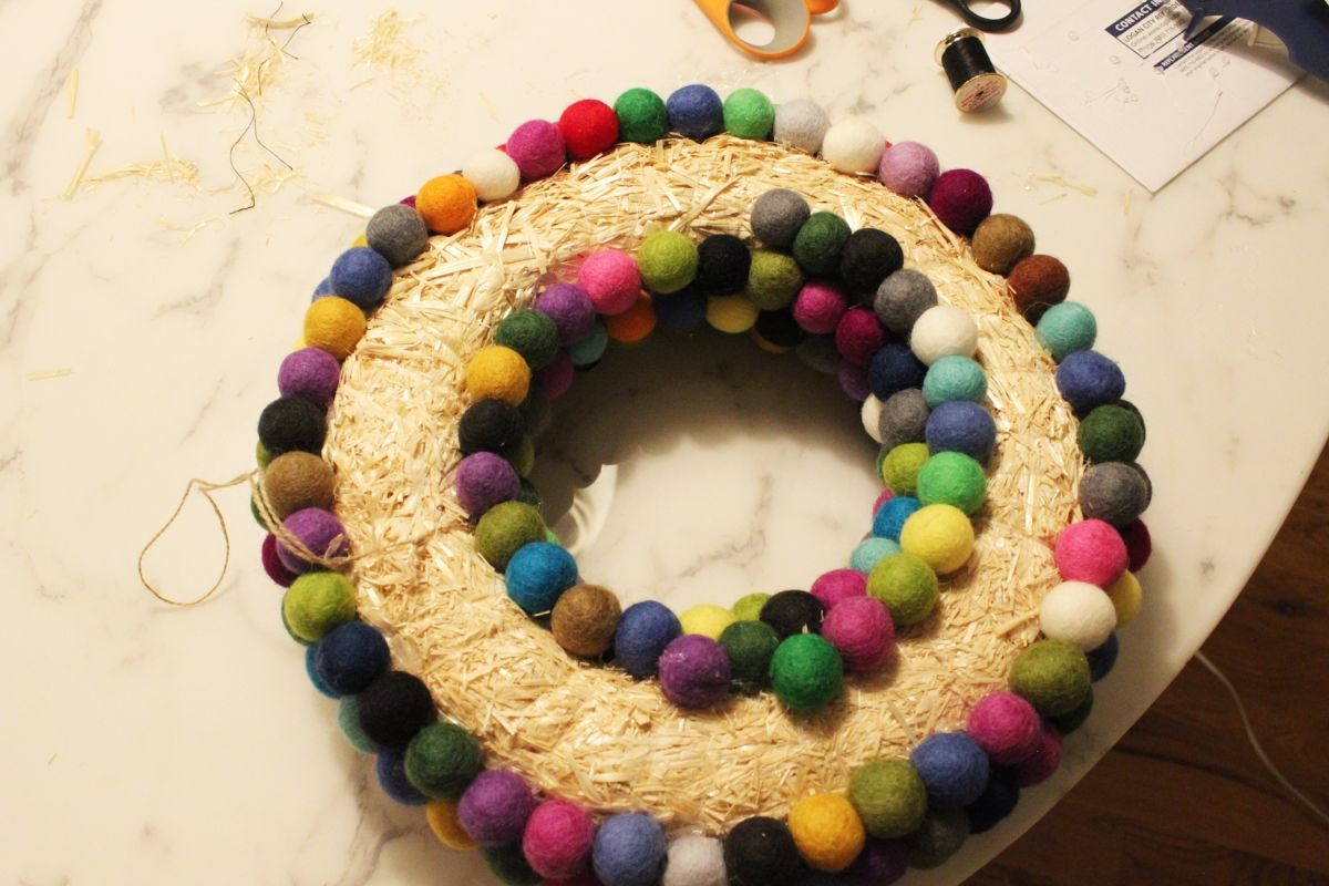 DIY Felt Ball Wreath