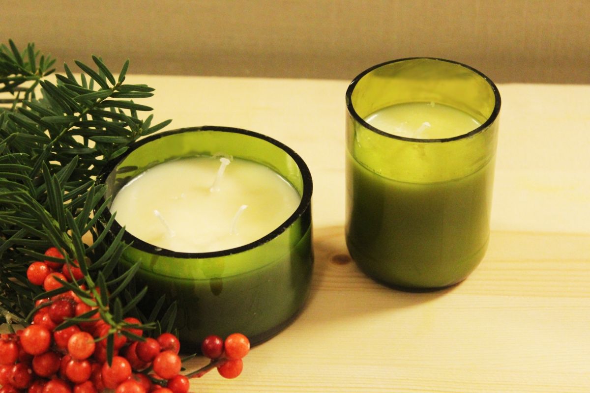 DIY Christmas Gift Idea - Glass Bottle Candle